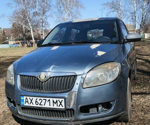 Сірий Шкода Фабія, об'ємом двигуна 1.2 л та пробігом 174 тис. км за 2400 $, фото 1 на Automoto.ua