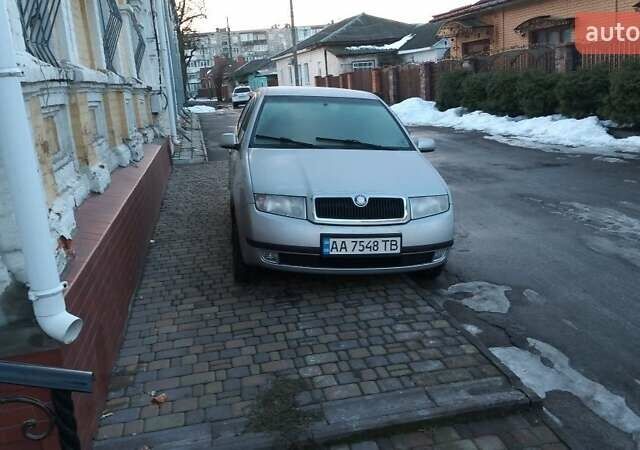 Сірий Шкода Фабія, об'ємом двигуна 1.4 л та пробігом 390 тис. км за 3850 $, фото 1 на Automoto.ua