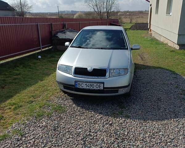 Серый Шкода Фабия, объемом двигателя 1.39 л и пробегом 240 тыс. км за 4200 $, фото 1 на Automoto.ua