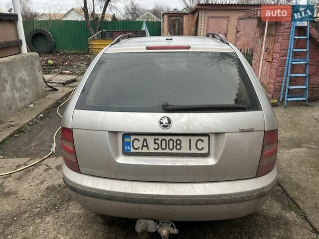 Серый Шкода Фабия, объемом двигателя 1.9 л и пробегом 250 тыс. км за 3100 $, фото 1 на Automoto.ua