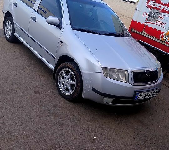 Серый Шкода Фабия, объемом двигателя 1.4 л и пробегом 280 тыс. км за 3600 $, фото 1 на Automoto.ua