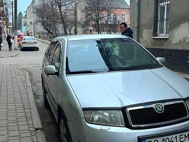 Серый Шкода Фабия, объемом двигателя 1.9 л и пробегом 350 тыс. км за 3500 $, фото 1 на Automoto.ua