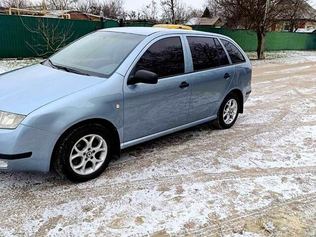 Сірий Шкода Фабія, об'ємом двигуна 1.4 л та пробігом 0 тис. км за 3800 $, фото 1 на Automoto.ua