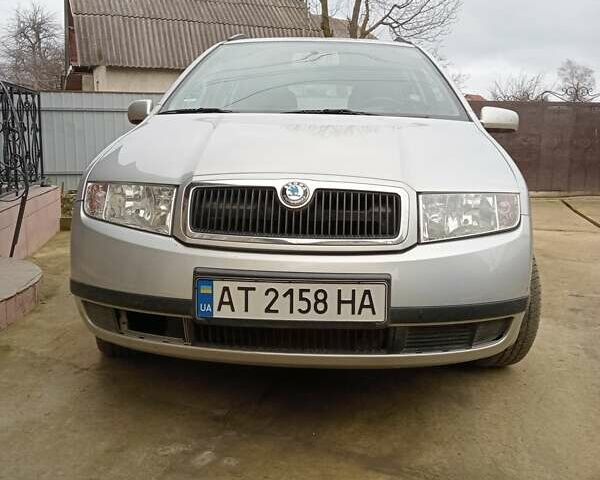 Серый Шкода Фабия, объемом двигателя 1.4 л и пробегом 180 тыс. км за 3800 $, фото 1 на Automoto.ua