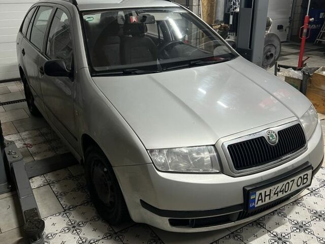 Серый Шкода Фабия, объемом двигателя 0 л и пробегом 210 тыс. км за 2600 $, фото 1 на Automoto.ua