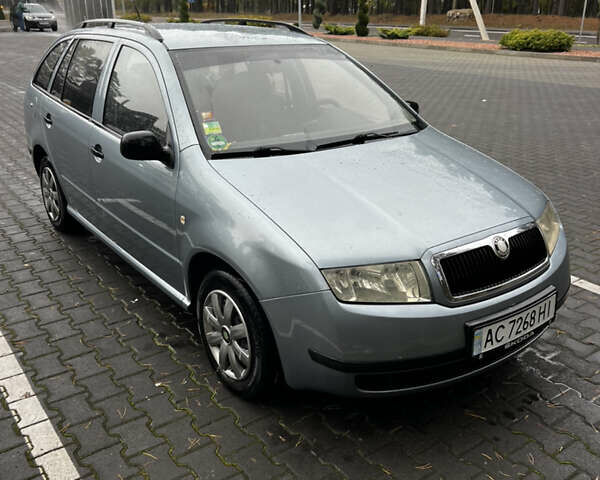 Серый Шкода Фабия, объемом двигателя 1.4 л и пробегом 315 тыс. км за 3250 $, фото 1 на Automoto.ua