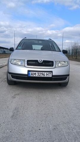 Сірий Шкода Фабія, об'ємом двигуна 1.39 л та пробігом 252 тис. км за 3900 $, фото 1 на Automoto.ua