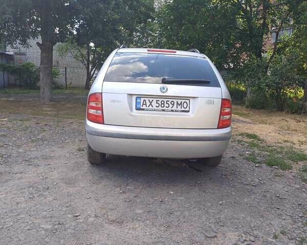 Серый Шкода Фабия, объемом двигателя 1.39 л и пробегом 230 тыс. км за 3900 $, фото 1 на Automoto.ua