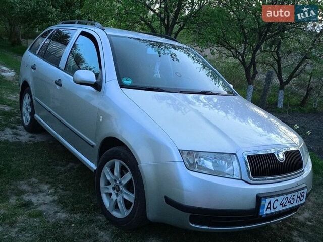 Серый Шкода Фабия, объемом двигателя 1.39 л и пробегом 200 тыс. км за 3250 $, фото 1 на Automoto.ua