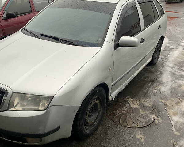 Сірий Шкода Фабія, об'ємом двигуна 1.2 л та пробігом 310 тис. км за 2800 $, фото 1 на Automoto.ua