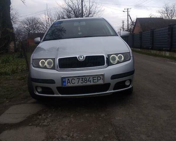 Серый Шкода Фабия, объемом двигателя 1.4 л и пробегом 366 тыс. км за 2900 $, фото 1 на Automoto.ua