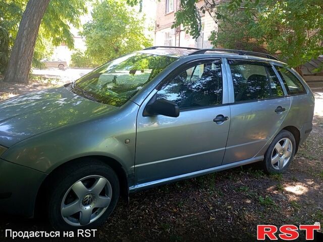 Серый Шкода Фабия, объемом двигателя 1.2 л и пробегом 460 тыс. км за 3700 $, фото 1 на Automoto.ua