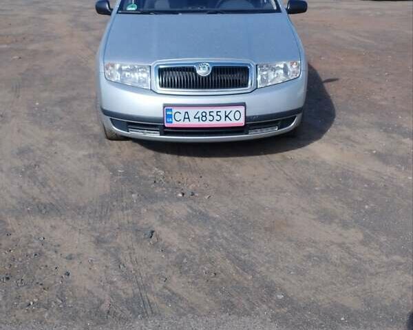 Сірий Шкода Фабія, об'ємом двигуна 1.39 л та пробігом 202 тис. км за 3800 $, фото 1 на Automoto.ua