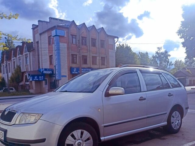 Сірий Шкода Фабія, об'ємом двигуна 1.4 л та пробігом 250 тис. км за 3900 $, фото 1 на Automoto.ua