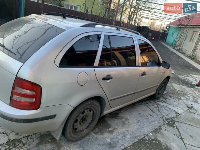 Серый Шкода Фабия, объемом двигателя 1.9 л и пробегом 250 тыс. км за 4200 $, фото 1 на Automoto.ua