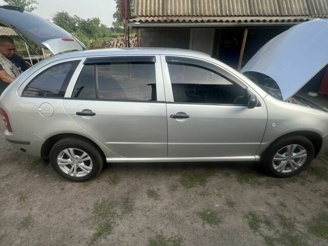 Сірий Шкода Фабія, об'ємом двигуна 1.4 л та пробігом 257 тис. км за 3650 $, фото 1 на Automoto.ua