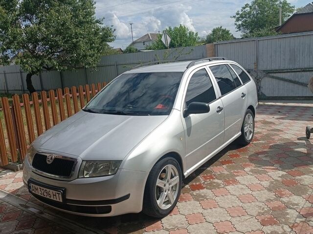 Сірий Шкода Фабія, об'ємом двигуна 1.39 л та пробігом 255 тис. км за 3500 $, фото 1 на Automoto.ua