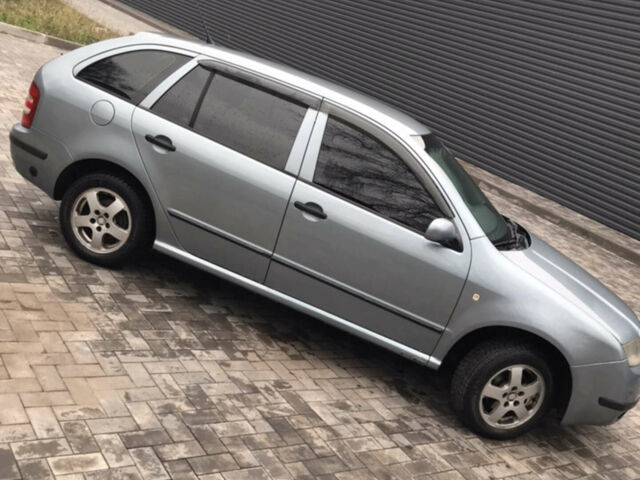 Сірий Шкода Фабія, об'ємом двигуна 1.2 л та пробігом 306 тис. км за 3700 $, фото 1 на Automoto.ua