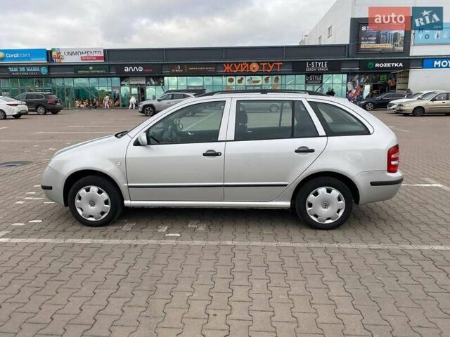 Сірий Шкода Фабія, об'ємом двигуна 1.39 л та пробігом 195 тис. км за 4400 $, фото 1 на Automoto.ua