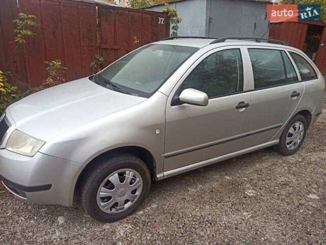 Серый Шкода Фабия, объемом двигателя 1.4 л и пробегом 220 тыс. км за 4200 $, фото 1 на Automoto.ua