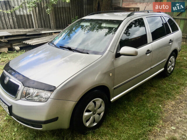 Сірий Шкода Фабія, об'ємом двигуна 1.4 л та пробігом 200 тис. км за 4500 $, фото 1 на Automoto.ua