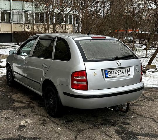 Серый Шкода Фабия, объемом двигателя 1.2 л и пробегом 259 тыс. км за 2300 $, фото 1 на Automoto.ua