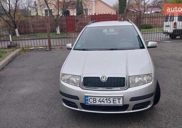 Сірий Шкода Фабія, об'ємом двигуна 1.39 л та пробігом 163 тис. км за 5750 $, фото 1 на Automoto.ua