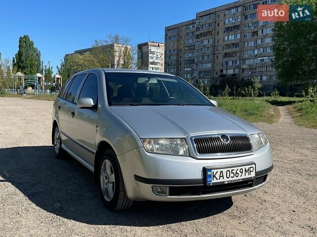 Серый Шкода Фабия, объемом двигателя 1.39 л и пробегом 288 тыс. км за 4650 $, фото 1 на Automoto.ua