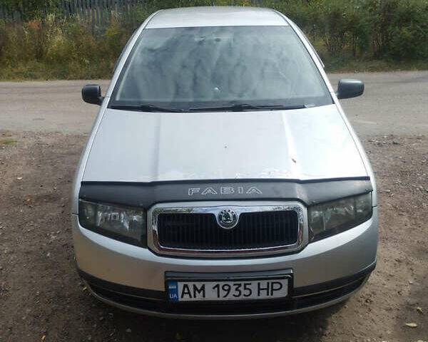 Серый Шкода Фабия, объемом двигателя 1.2 л и пробегом 276 тыс. км за 2700 $, фото 1 на Automoto.ua
