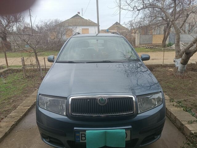 Серый Шкода Фабия, объемом двигателя 1.4 л и пробегом 165 тыс. км за 4700 $, фото 1 на Automoto.ua