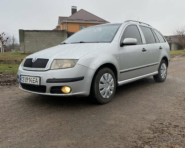 Серый Шкода Фабия, объемом двигателя 1.4 л и пробегом 253 тыс. км за 2800 $, фото 1 на Automoto.ua