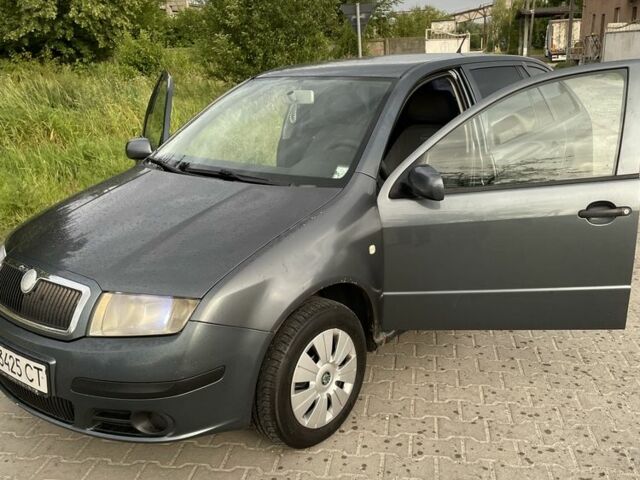Сірий Шкода Фабія, об'ємом двигуна 1.2 л та пробігом 270 тис. км за 2700 $, фото 1 на Automoto.ua