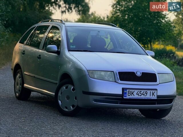 Сірий Шкода Фабія, об'ємом двигуна 1.39 л та пробігом 293 тис. км за 4000 $, фото 1 на Automoto.ua