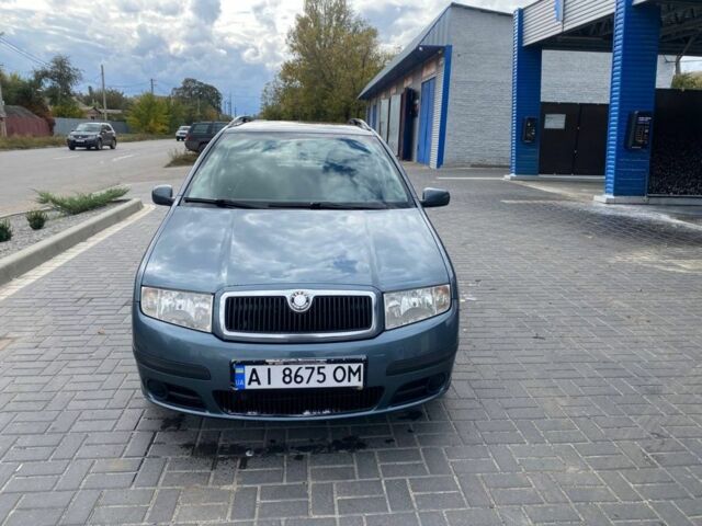 Серый Шкода Фабия, объемом двигателя 1.4 л и пробегом 200 тыс. км за 3450 $, фото 1 на Automoto.ua