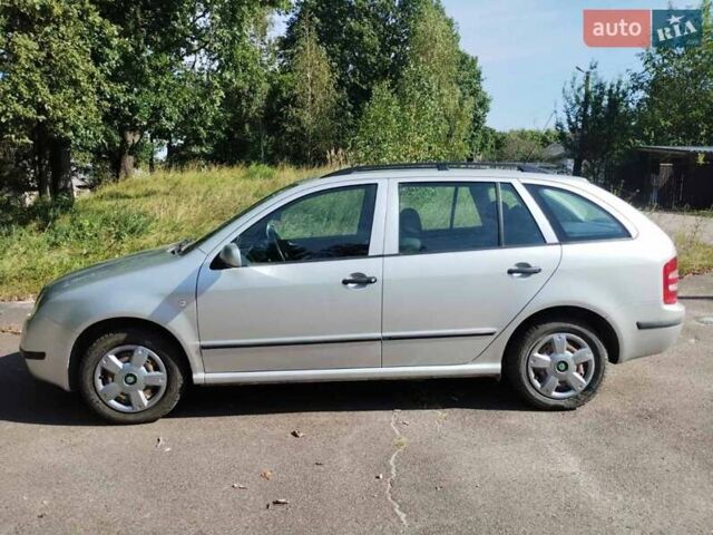 Сірий Шкода Фабія, об'ємом двигуна 1.39 л та пробігом 244 тис. км за 3950 $, фото 1 на Automoto.ua