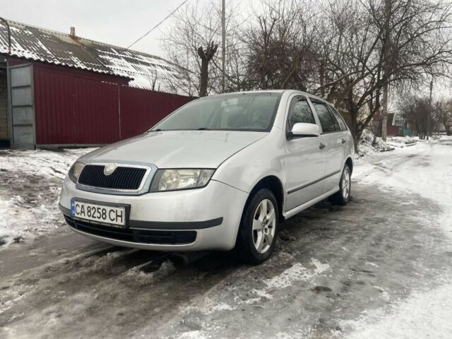 Серый Шкода Фабия, объемом двигателя 1.4 л и пробегом 320 тыс. км за 4000 $, фото 1 на Automoto.ua