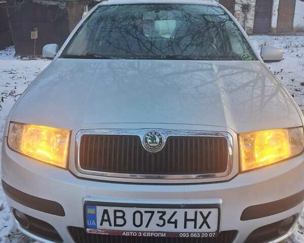 Серый Шкода Фабия, объемом двигателя 1.39 л и пробегом 199 тыс. км за 4000 $, фото 1 на Automoto.ua