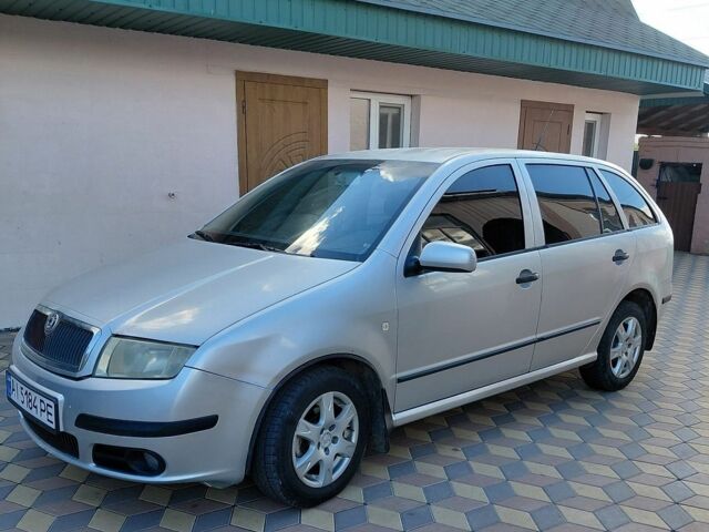 Сірий Шкода Фабія, об'ємом двигуна 1.2 л та пробігом 266 тис. км за 3200 $, фото 1 на Automoto.ua