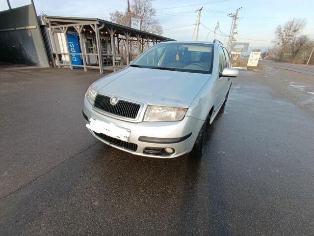 Серый Шкода Фабия, объемом двигателя 1.9 л и пробегом 350 тыс. км за 1800 $, фото 1 на Automoto.ua