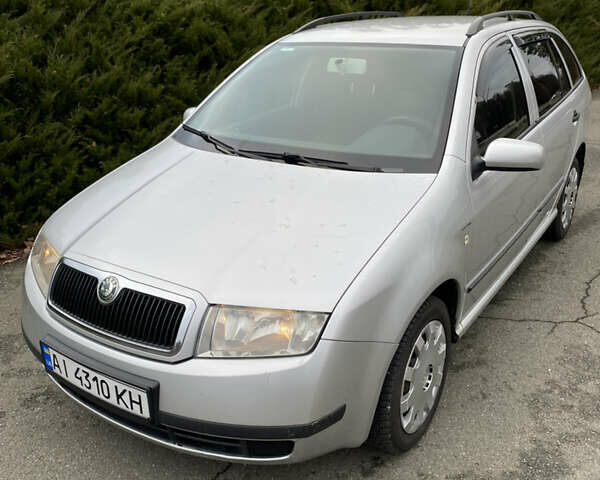 Серый Шкода Фабия, объемом двигателя 1.39 л и пробегом 244 тыс. км за 4400 $, фото 1 на Automoto.ua