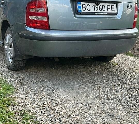 Сірий Шкода Фабія, об'ємом двигуна 1.39 л та пробігом 196 тис. км за 3000 $, фото 1 на Automoto.ua