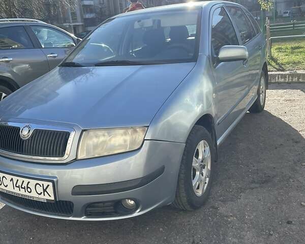 Серый Шкода Фабия, объемом двигателя 1.39 л и пробегом 207 тыс. км за 4300 $, фото 1 на Automoto.ua