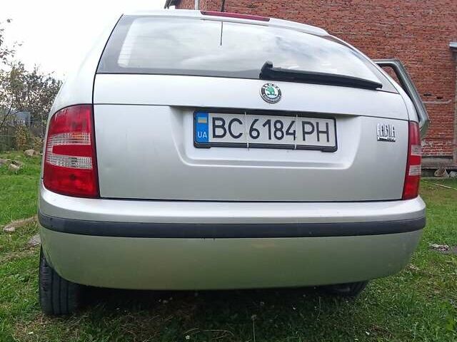 Шкода Фабия 2004 в Самборе на Automoto.ua Серый Шкода Фабия, объемом двигателя 1.39 л и пробегом 183 тыс. км за 4300 $, фото 1 на Automoto.ua