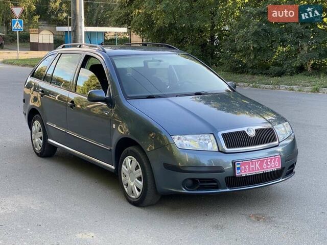 Сірий Шкода Фабія, об'ємом двигуна 1.4 л та пробігом 197 тис. км за 5400 $, фото 1 на Automoto.ua