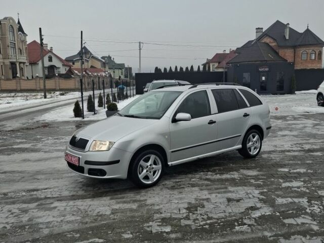 Серый Шкода Фабия, объемом двигателя 1.4 л и пробегом 235 тыс. км за 3950 $, фото 1 на Automoto.ua