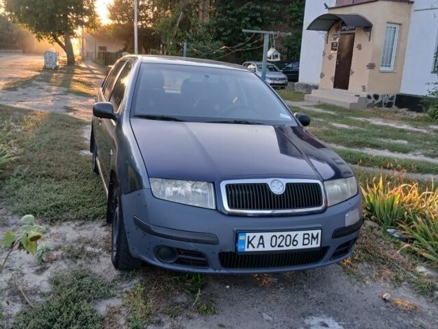 Сірий Шкода Фабія, об'ємом двигуна 1.2 л та пробігом 444 тис. км за 2500 $, фото 1 на Automoto.ua