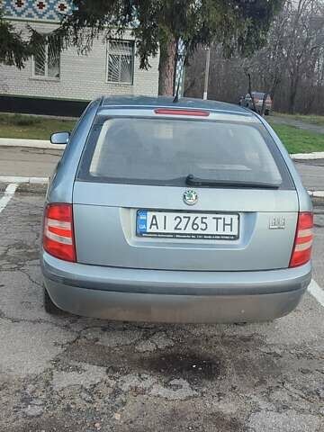 Серый Шкода Фабия, объемом двигателя 1.39 л и пробегом 222 тыс. км за 3500 $, фото 1 на Automoto.ua