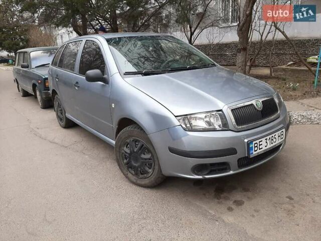 Серый Шкода Фабия, объемом двигателя 1.2 л и пробегом 180 тыс. км за 3500 $, фото 1 на Automoto.ua