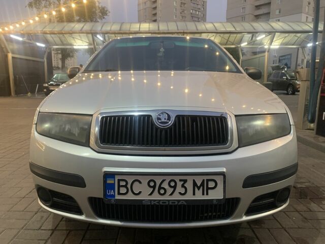 Сірий Шкода Фабія, об'ємом двигуна 1.2 л та пробігом 200 тис. км за 5113 $, фото 1 на Automoto.ua