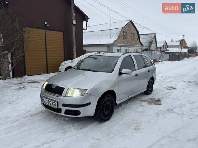 Сірий Шкода Фабія, об'ємом двигуна 1.39 л та пробігом 200 тис. км за 1300 $, фото 1 на Automoto.ua